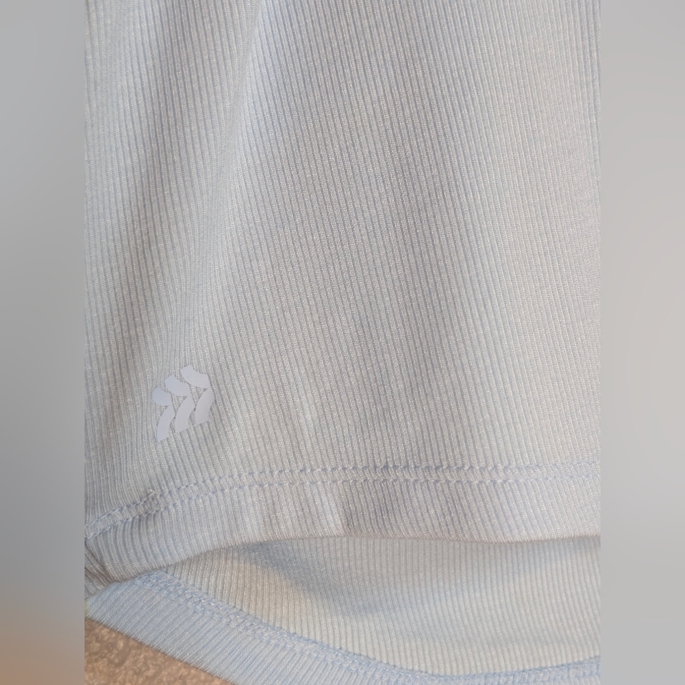 ☁️ All In Motion NWT Light Blue Rib Racerback Crop Tank - Size Small - Picture 6 of 8